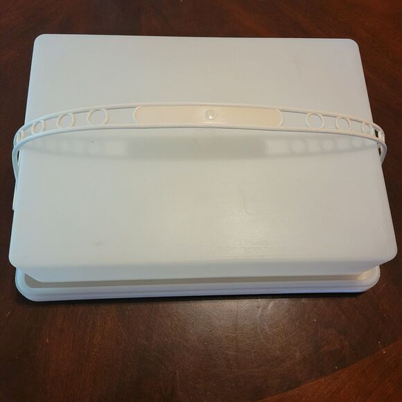 Vintage Tupperware  Cake Carrier White Rectangular Container With Handle - Picture 1 of 5